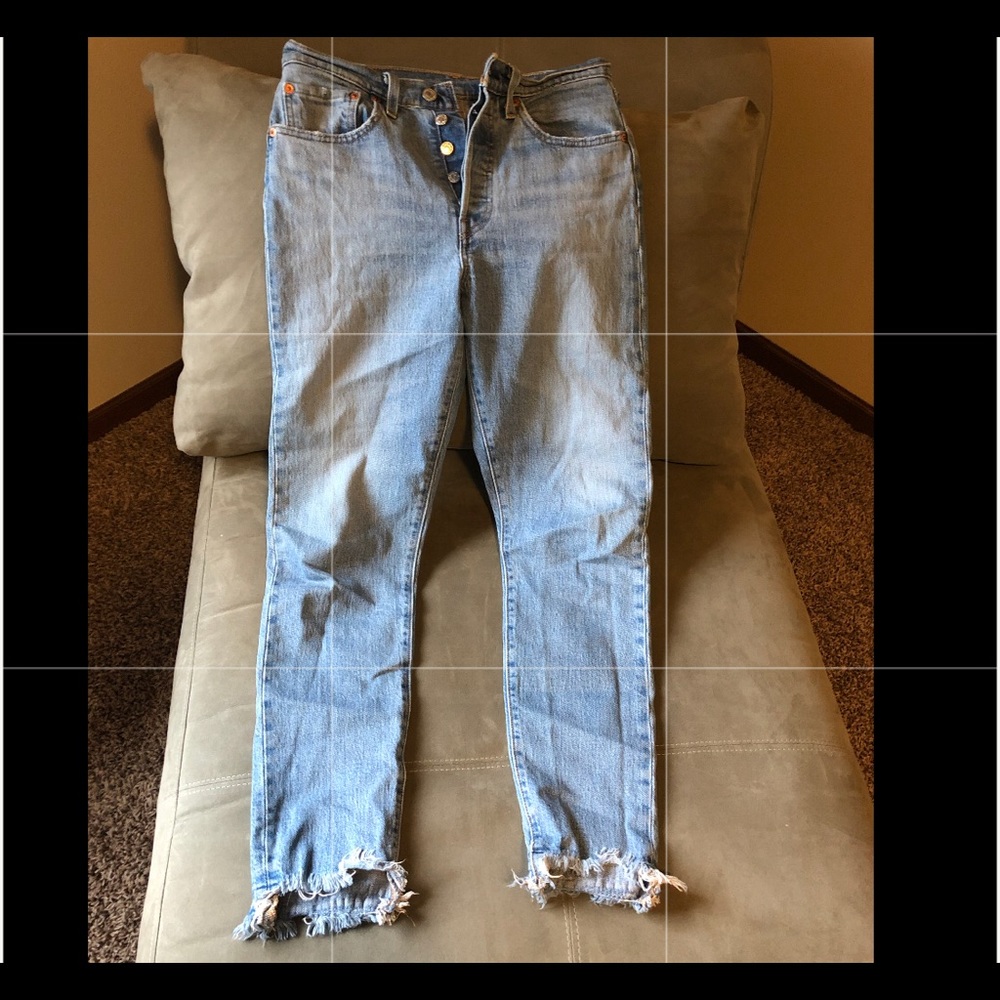 Levi’s 501 skinny jeans finished fray hem SZ 26